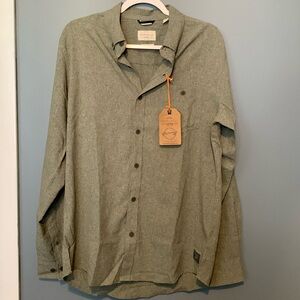 NWT Weatherproof Vintage Button down